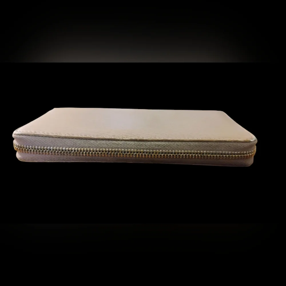 Gucci Beige Leather Zip Around Wallet